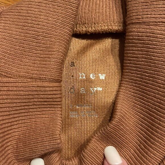 A New Day Mock Neck Ribbed Tank XS - Picture 3 of 3